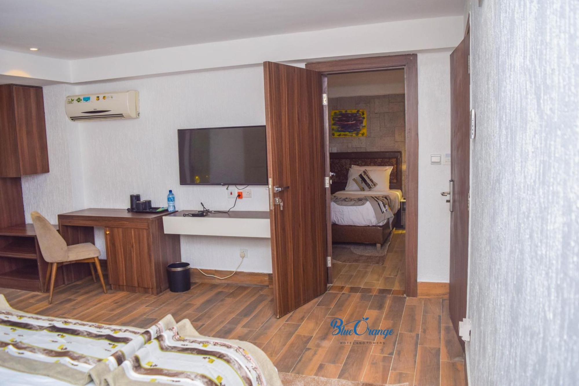 Shomolu Blue Orange Hotel And Towers מראה חיצוני תמונה