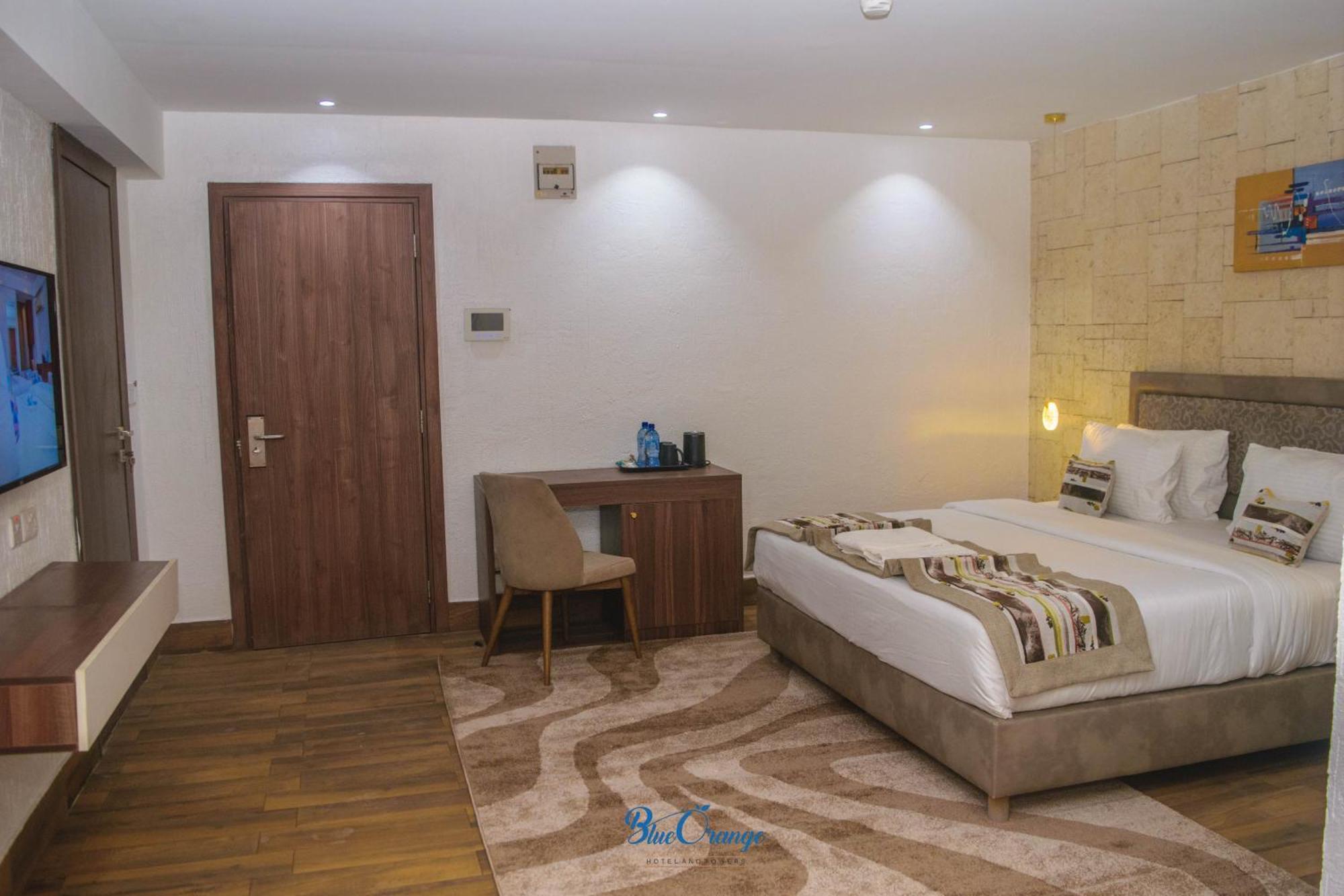 Shomolu Blue Orange Hotel And Towers מראה חיצוני תמונה