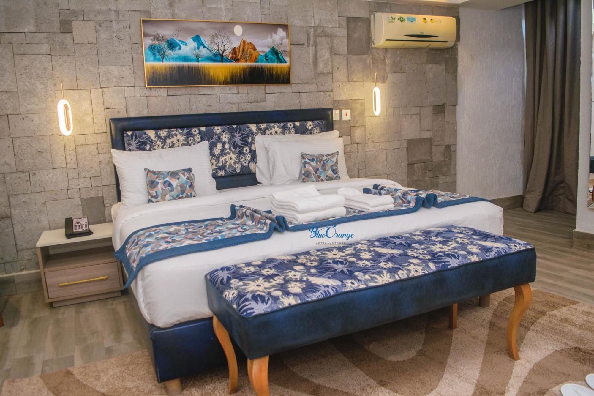 Shomolu Blue Orange Hotel And Towers מראה חיצוני תמונה