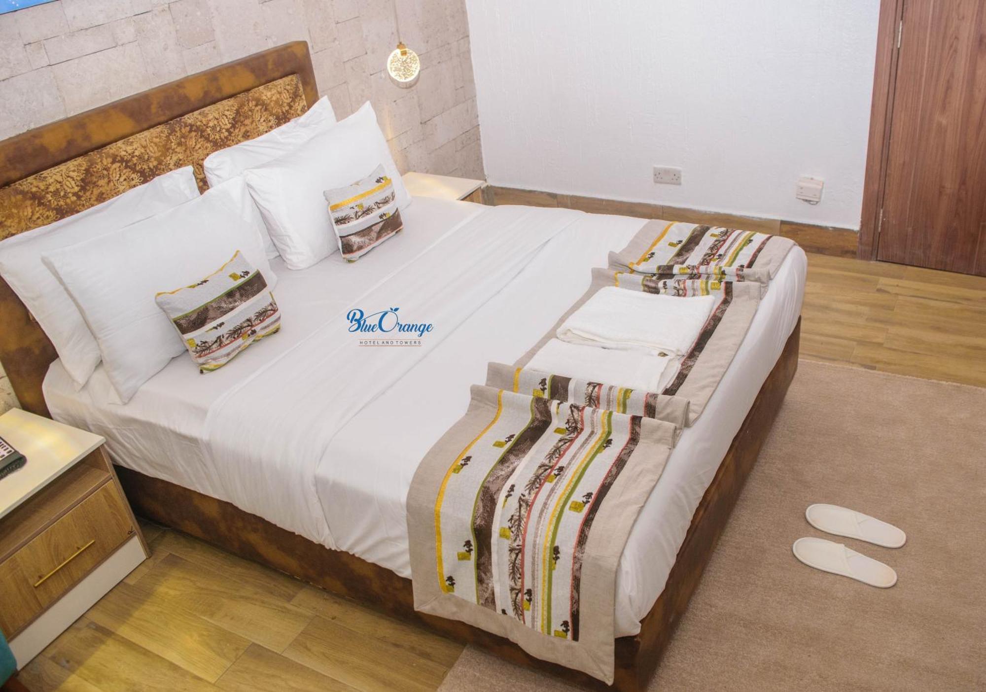 Shomolu Blue Orange Hotel And Towers מראה חיצוני תמונה