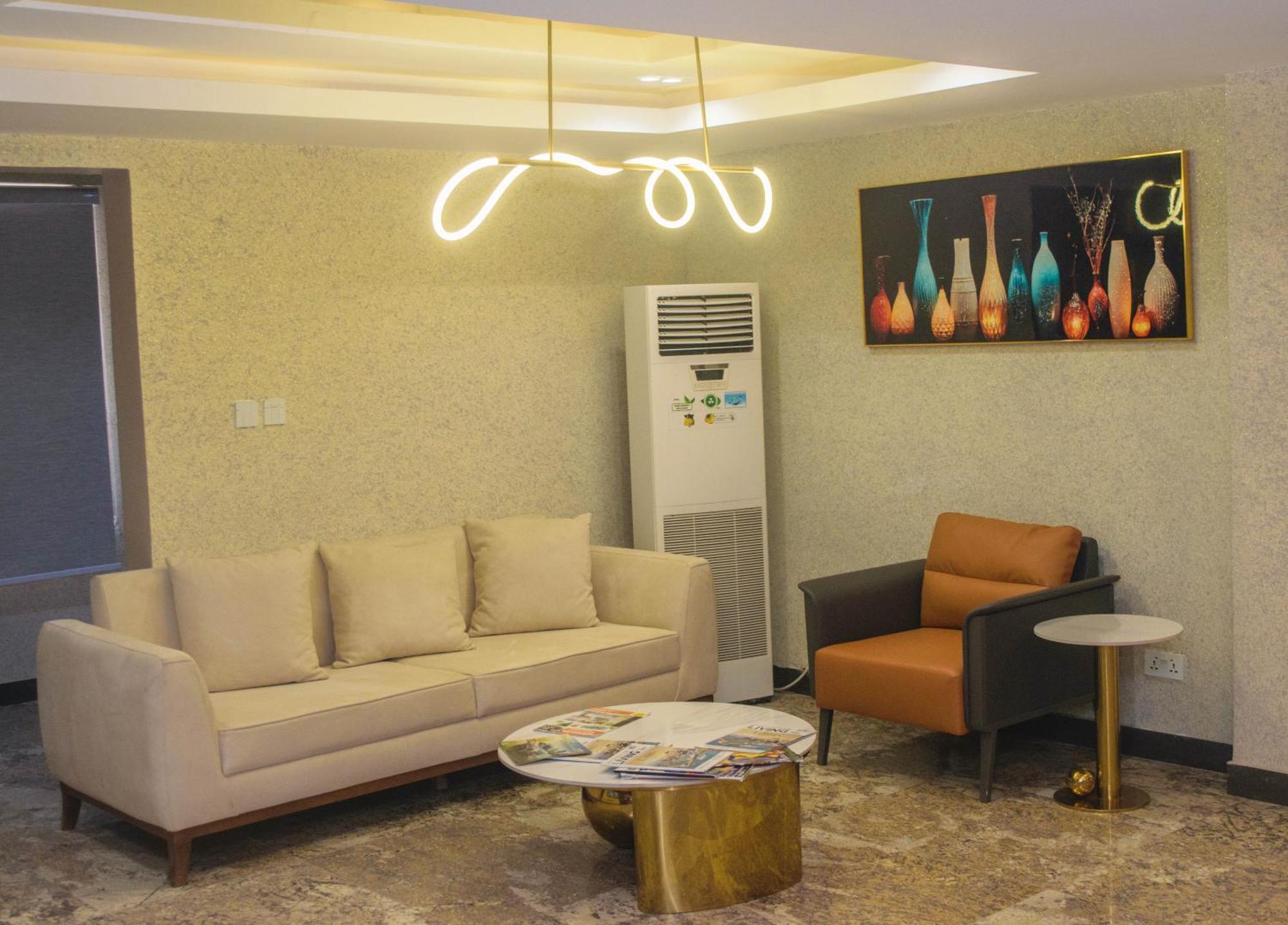 Shomolu Blue Orange Hotel And Towers מראה חיצוני תמונה