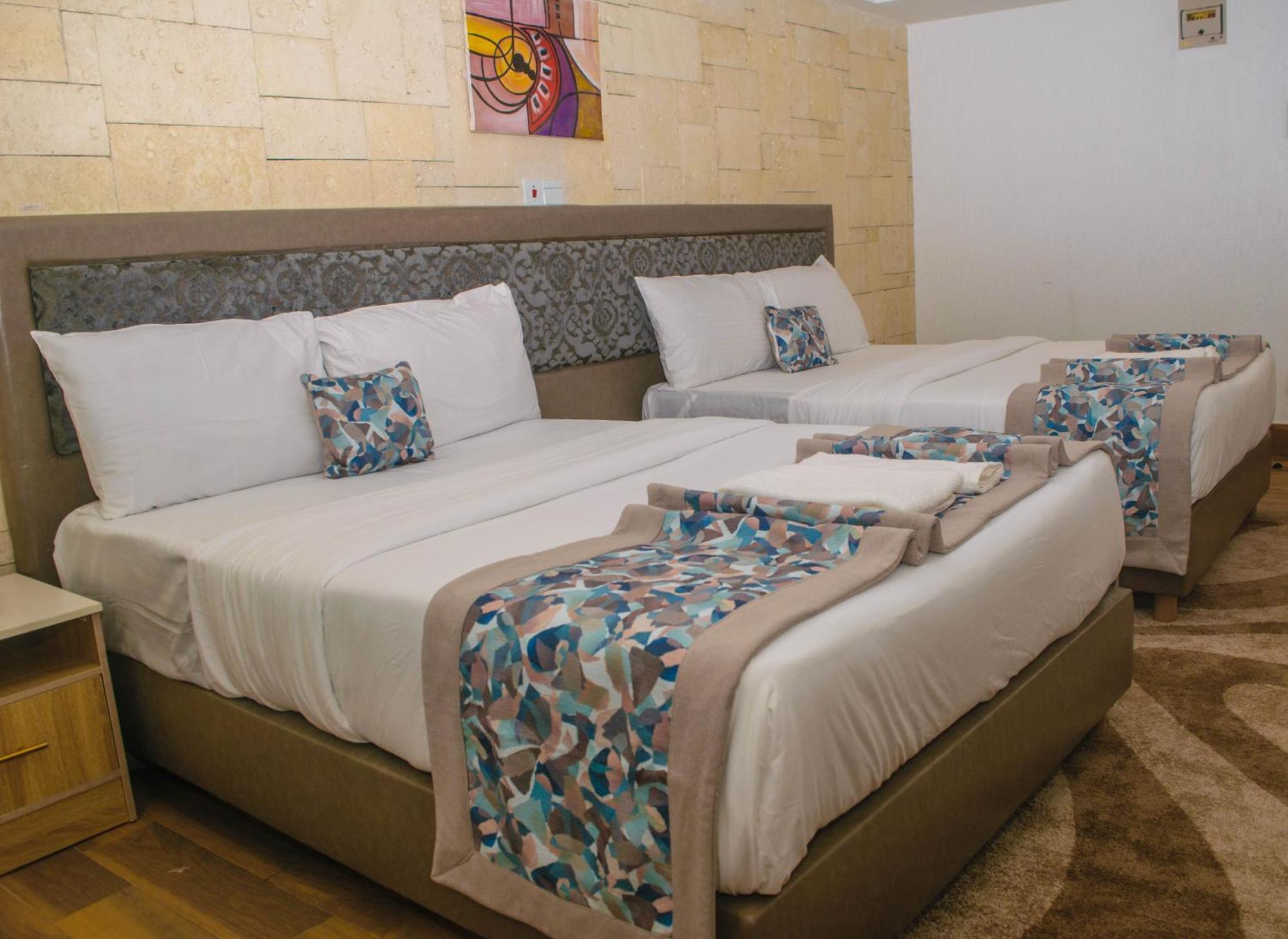Shomolu Blue Orange Hotel And Towers מראה חיצוני תמונה