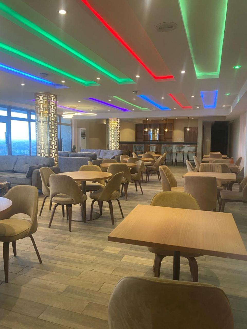 Shomolu Blue Orange Hotel And Towers מראה חיצוני תמונה